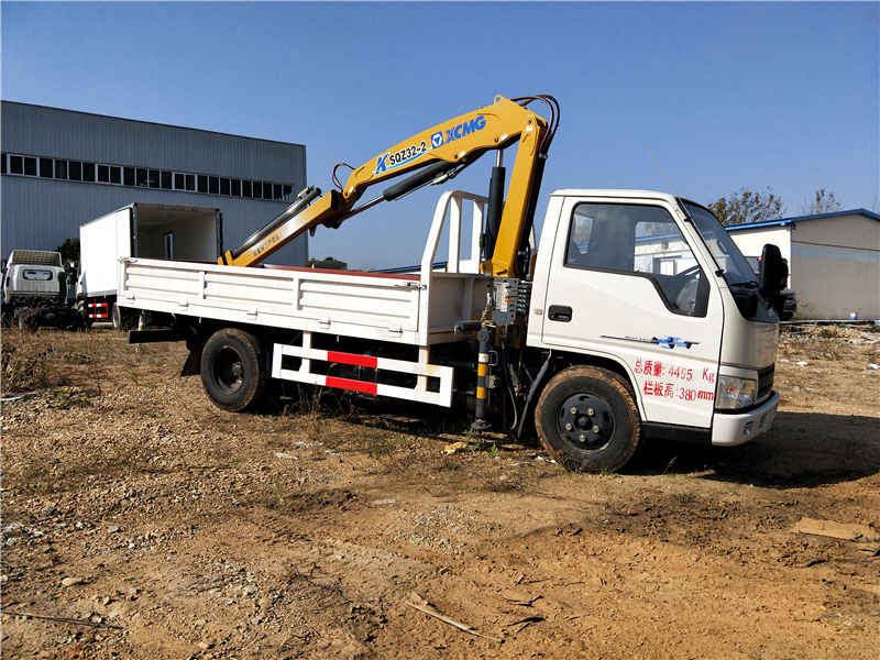 江鈴順達國五隨車吊配徐工2噸折臂下操作隨車吊