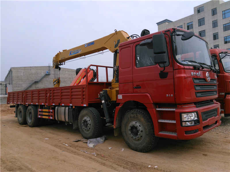 陜汽德龍前四后八裝徐工12噸四節直臂吊機