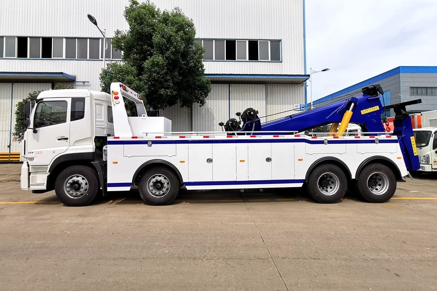 東風天龍80噸重型清障車