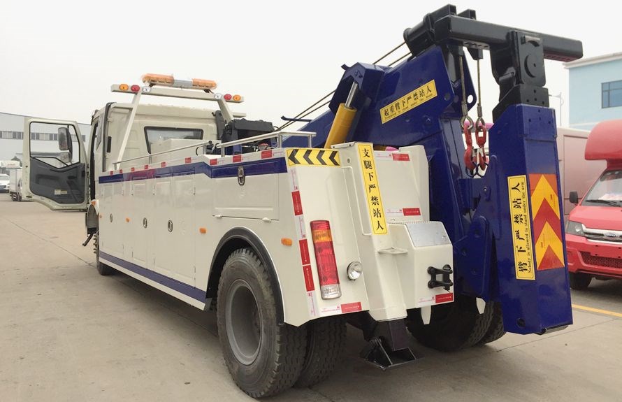 東風(fēng)天錦25噸清障車