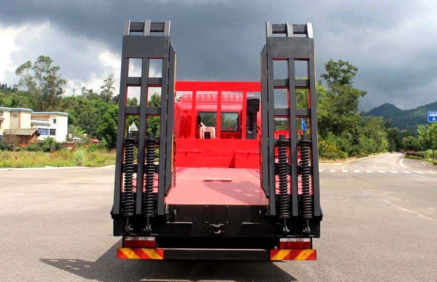 江淮前四后八平板運輸車