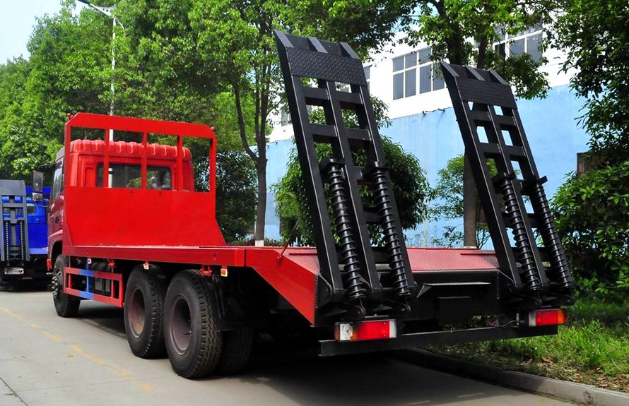 東風(fēng)后雙橋平板運(yùn)輸車(chē)