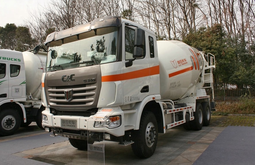 聯合重卡14立方攪拌車