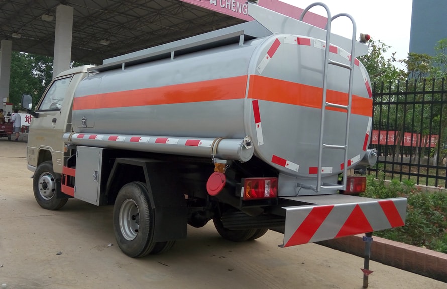 福田2噸小型加油車