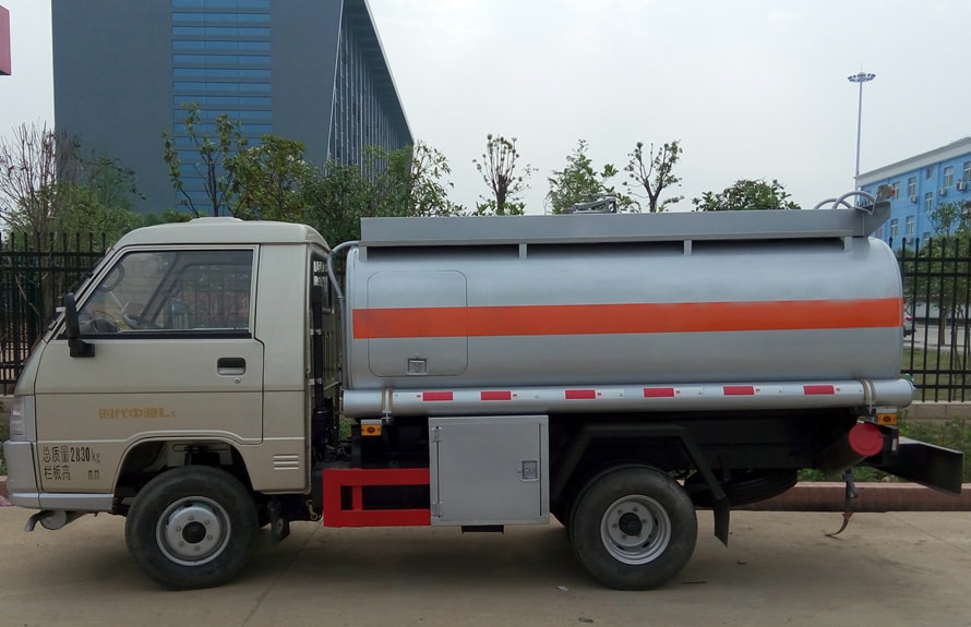 福田2噸小型加油車
