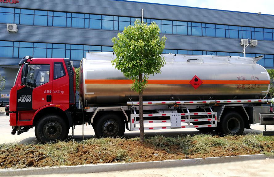 解放21噸鋁合金油罐車