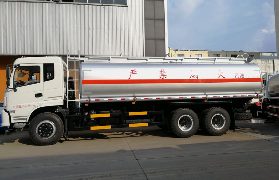 東風后八輪18噸油罐車