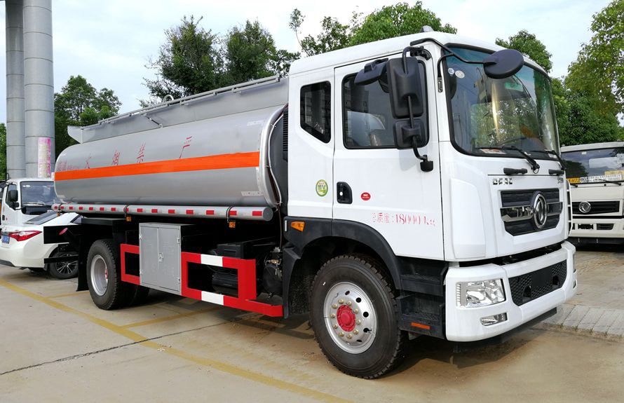 東風D9 12噸油罐車