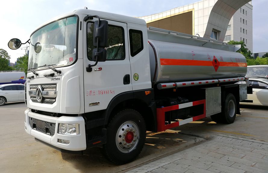 東風D9 12噸油罐車