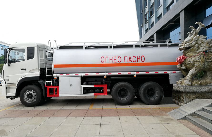 東風天龍16噸油罐車