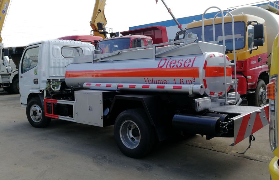 東風2噸藍牌加油車