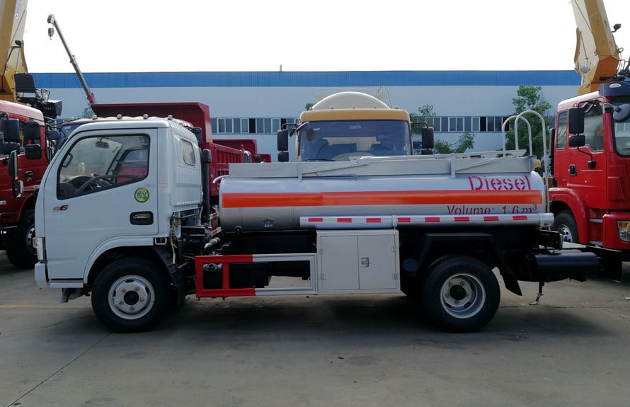 東風2噸藍牌加油車