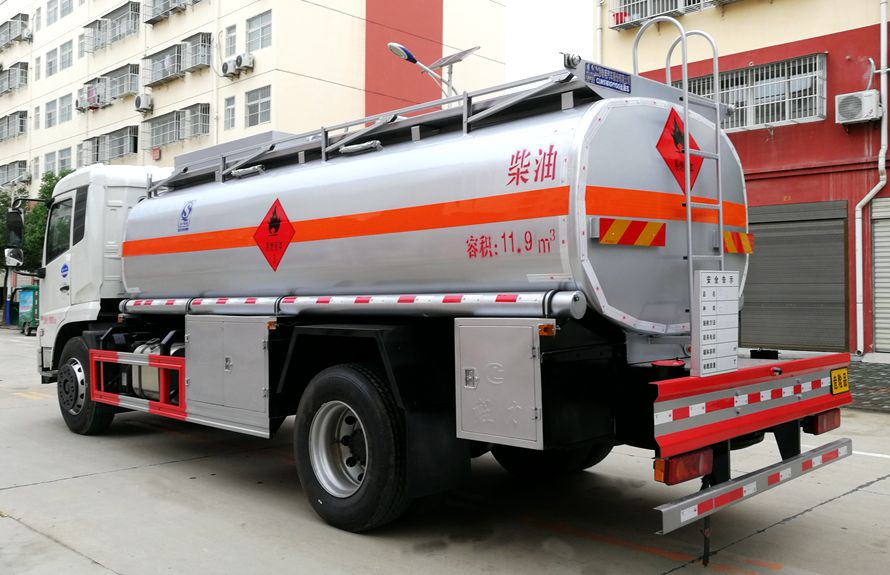 東風天錦10噸油罐車