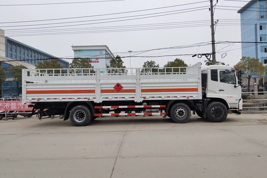 東風天錦7.7/8.6米氣瓶運輸車