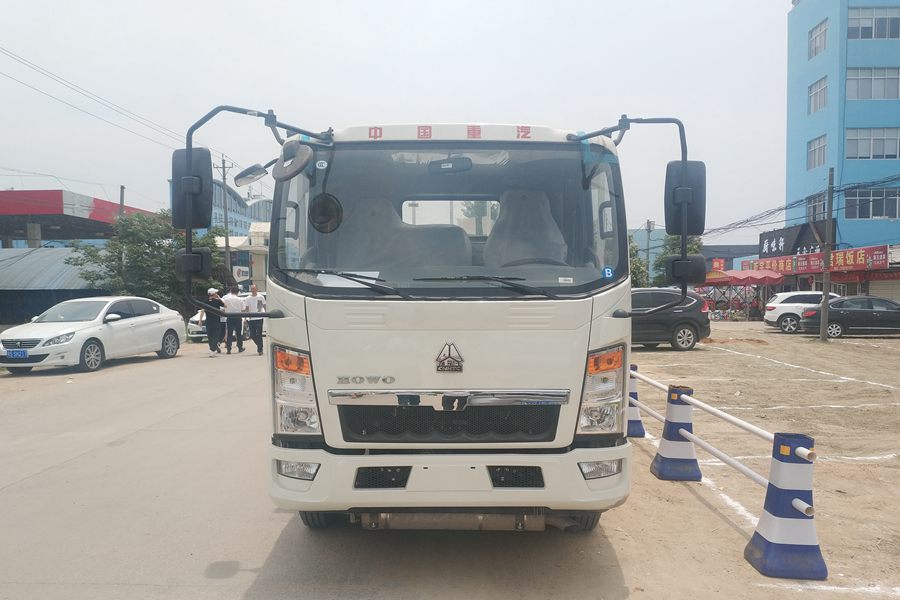 重汽豪沃氣瓶運輸車