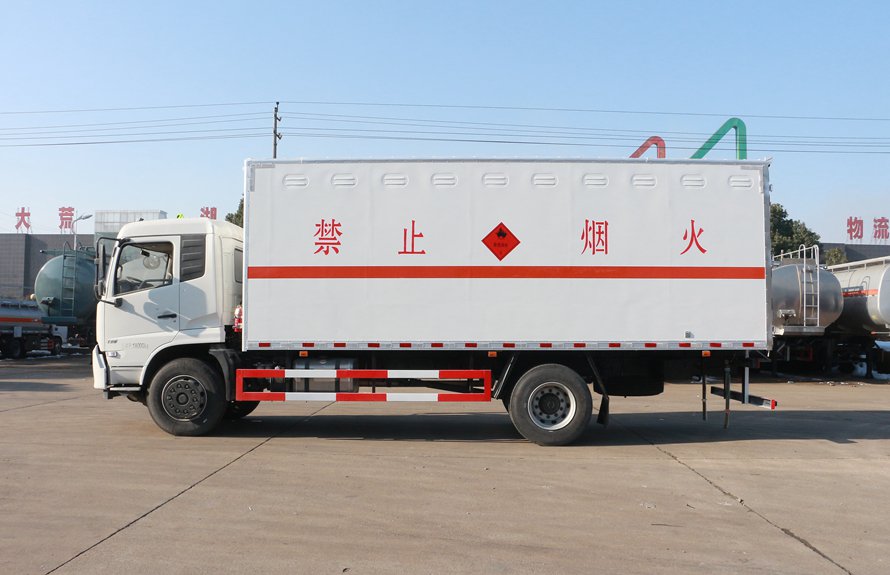 東風天錦易燃氣體液體防爆車