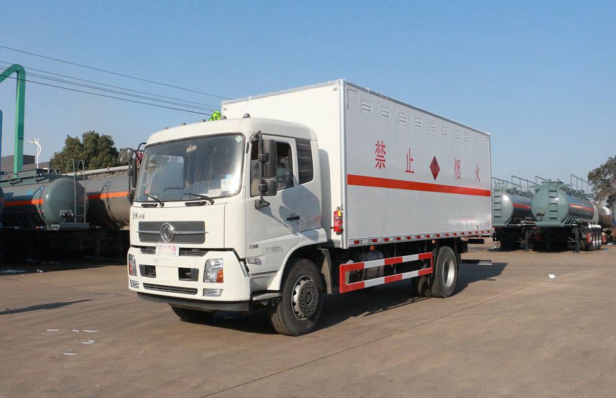 東風天錦易燃氣體液體防爆車