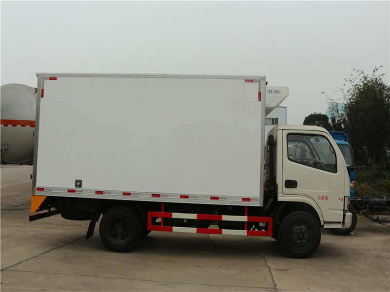 東風小多利卡冷藏車