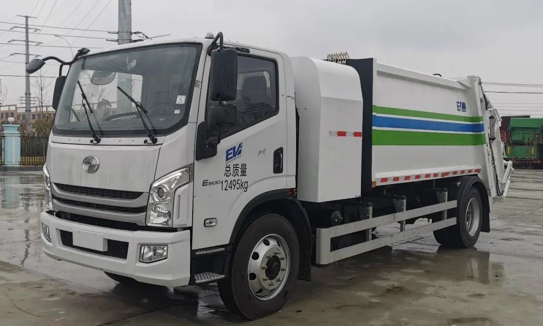上汽躍進純電動壓縮式垃圾車