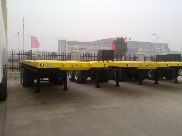 平板運輸半掛車
