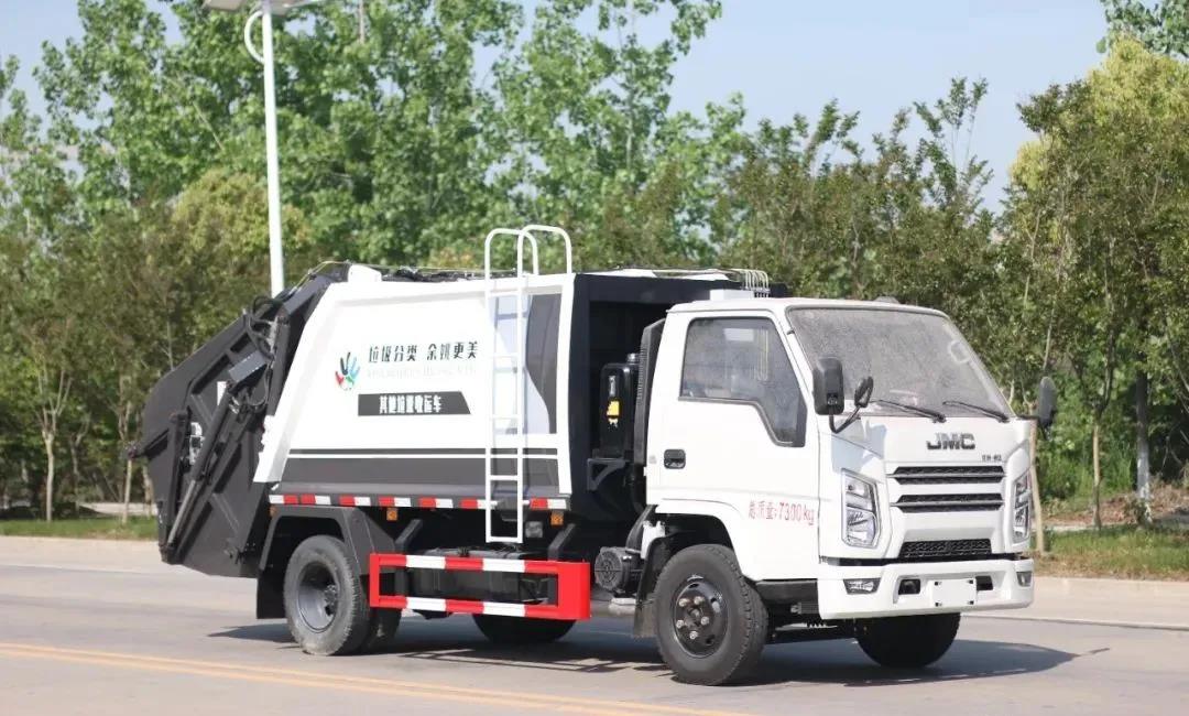 江鈴順達(dá)國六6方壓縮式垃圾車
